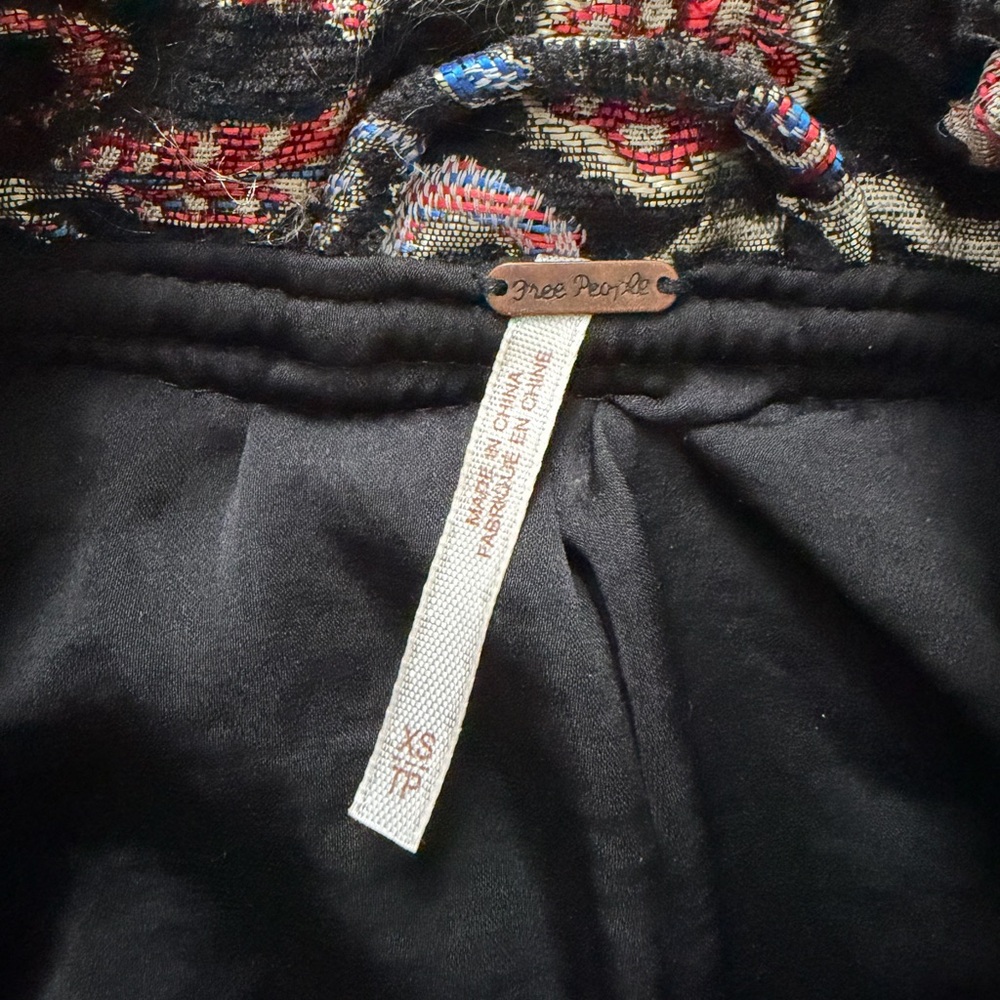 Free People Black Paisley Multicolor Embroidered Cropped Jacket-Women’s XS - Picture 3 of 3